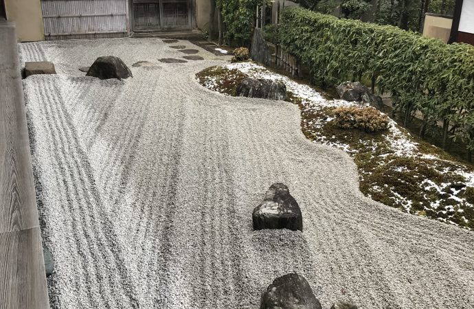 瑞峯院の茶室と重森美玲の庭園